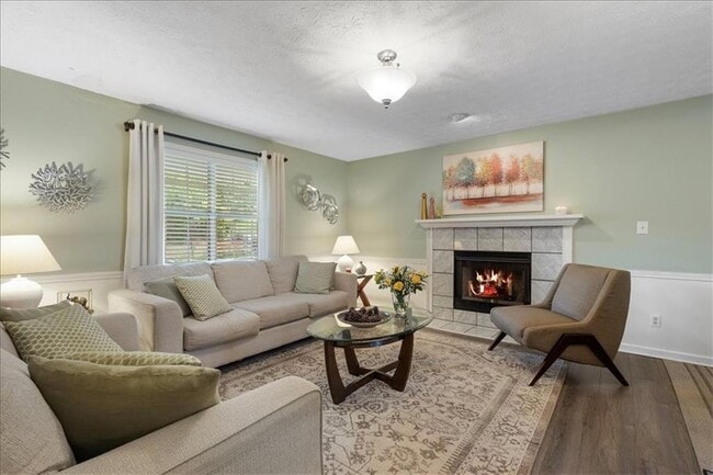 Building Photo - 2660 Windage Dr SW