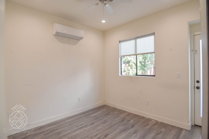 Building Photo - 905 Parkman Ave