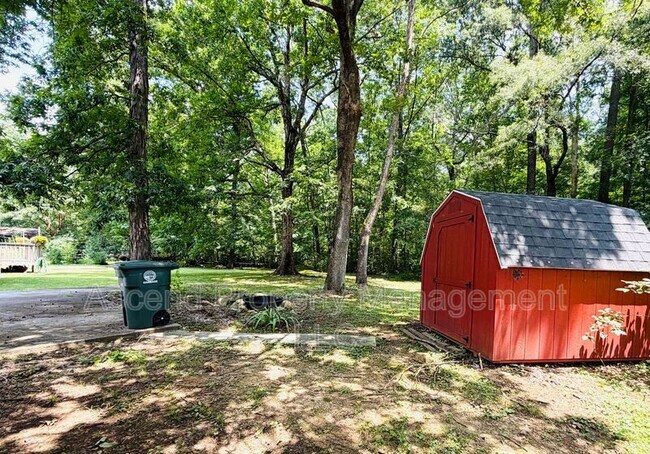 Building Photo - 1134 McDonald Dr