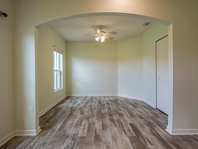 Building Photo - 1821 Berkshire Cir SW