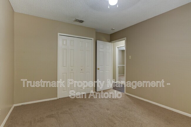 Building Photo - 112 Suncliff Dr