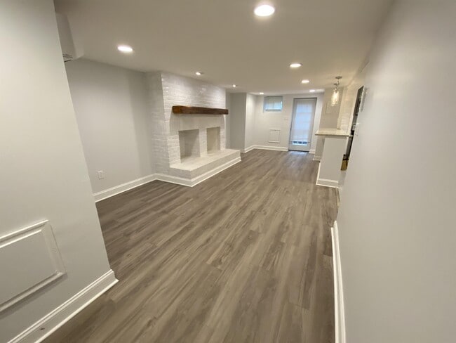 Building Photo - 1322 Q St NW