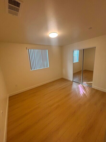 Building Photo - 6208 Brynhurst Ave