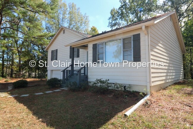 Building Photo - Adorable Pell City Home