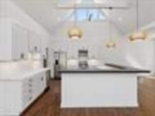 Building Photo - 2060 Carr Ave
