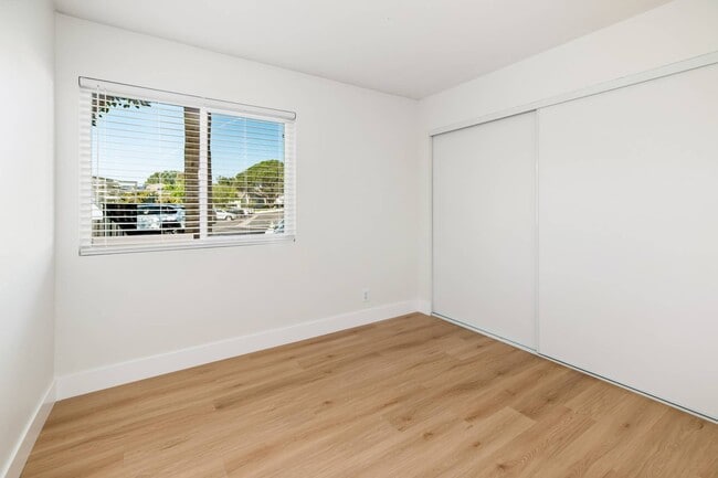 Building Photo - 9949 Erma Rd