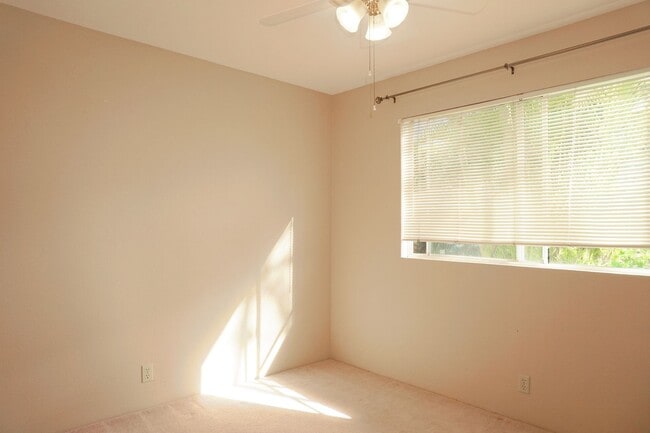 Building Photo - Garden at Launani Valley on Ground Floor with A/C