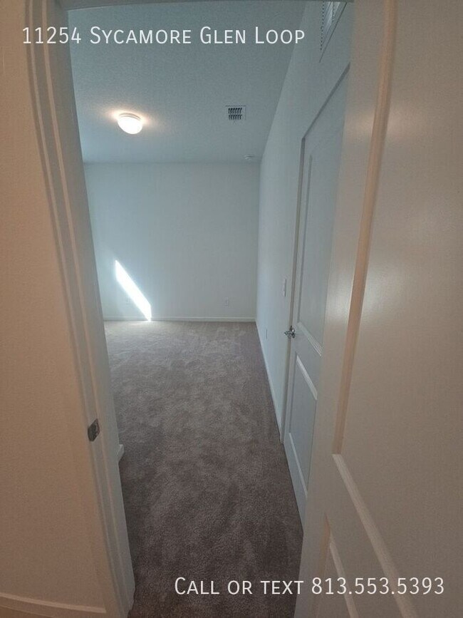 Building Photo - 11254 Sycamore Glen Loop