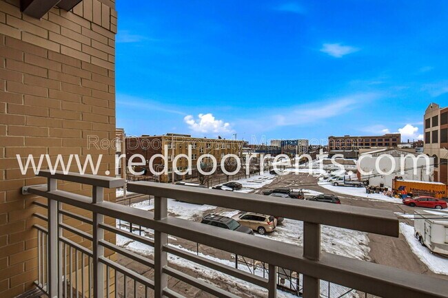 Building Photo - 802 N Meridian St