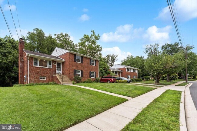 Building Photo - 10307 Beaumont St