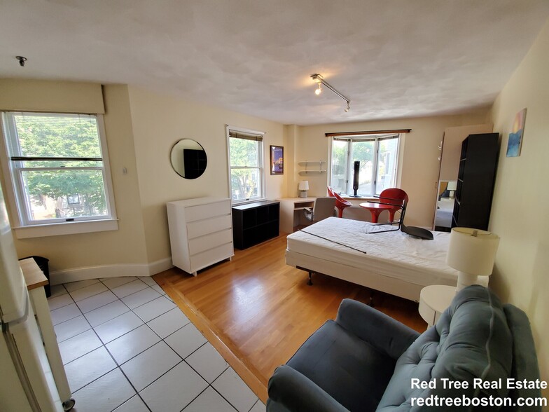 Primary Photo - 12 Mt Auburn St