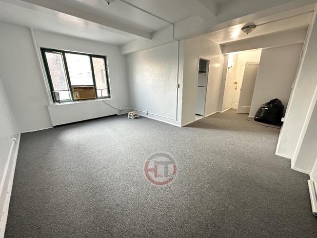 Building Photo - 2059 McGraw Ave