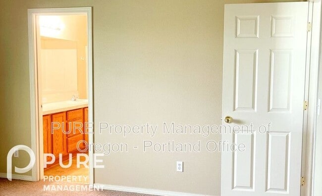 Building Photo - 16215 SW Blue Goose Ln