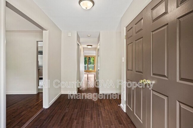 Building Photo - 6428 Earlham Dr