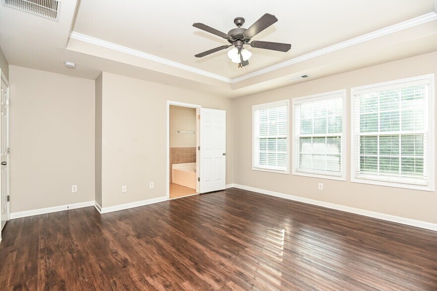 Building Photo - 300 Nobleman Way