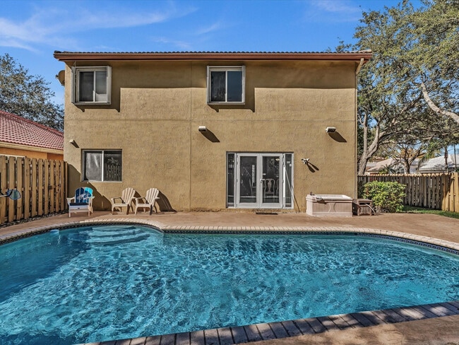 Building Photo - 1449 Banyan Cir