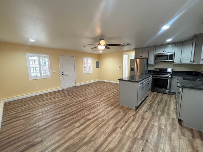 Building Photo - Brand new private back house available now in Downey