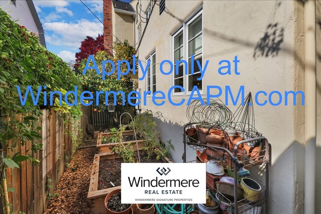 Building Photo - Stunning 5 Bed/3 Bath Home in Highly Desirable Fab Forties of East Sacramento!