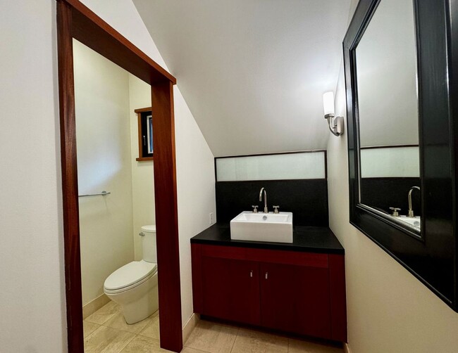 Building Photo - Private. Polished. Perfectly Larkspur.