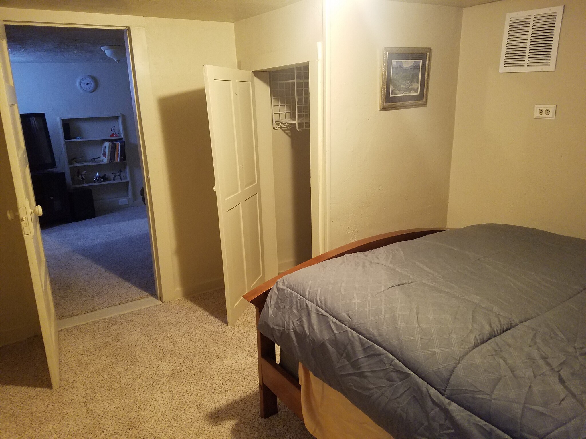 Bedroom - 521 Harrison St
