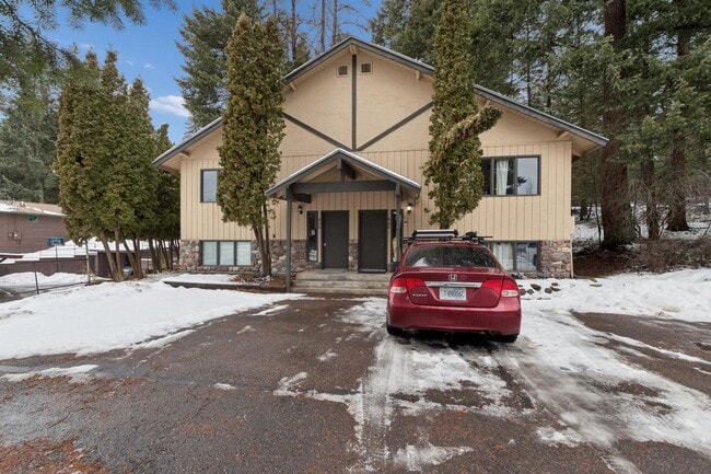 Building Photo - Wisconsin Townhome