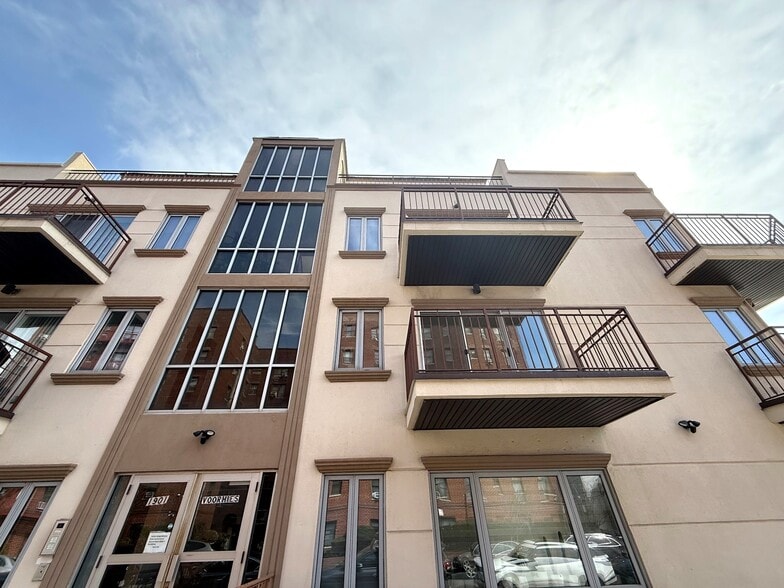 Building Photo - 1901 Voorhies Ave