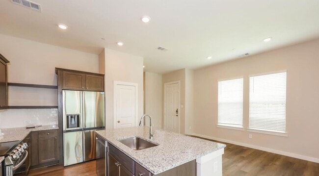 Building Photo - AVAILABLE NOW