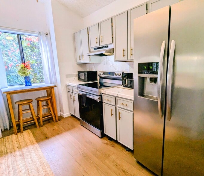 Building Photo - 1 Meadows at Makawao Mdws