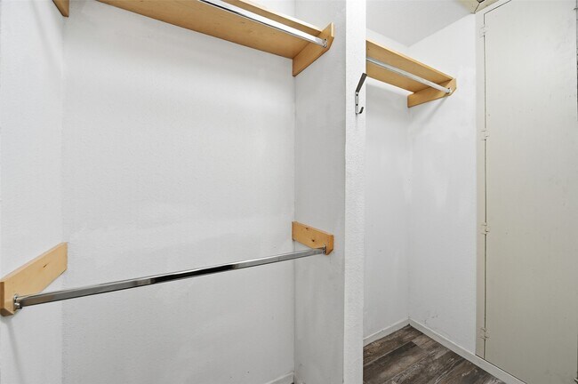 Building Photo - 3226 Poe Dr