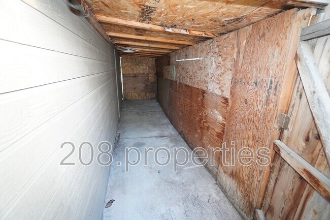 Building Photo - 12303 W Abram Dr
