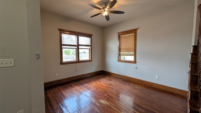 Primary Photo - 702 Paschall St