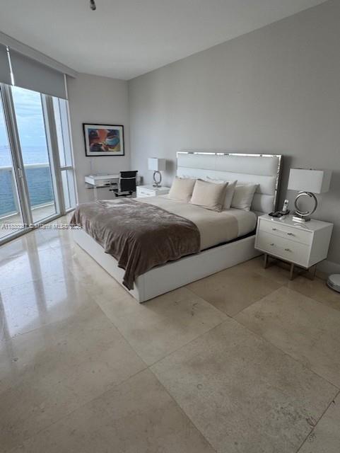 Building Photo - 16001 Collins Ave