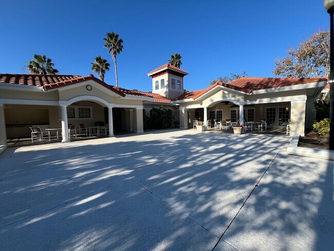 Building Photo - Gorgeous 3BD/2BA Waterfront Corner Unit in Gated Community!