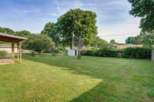 Building Photo - Adorable 3 bedroom, 1.5 bathroom home!