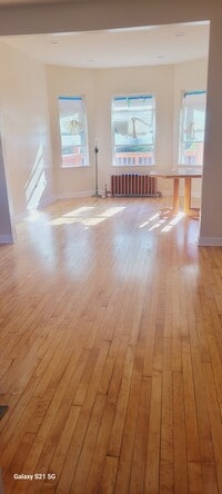 Building Photo - 3807 N Narragansett Ave