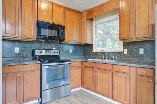 Building Photo - 5156 Scarsdale Ave