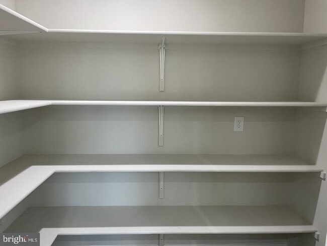 Building Photo - 1213 Old Love Point Rd