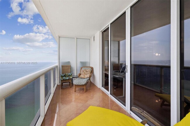 Building Photo - 1830 S Ocean Dr