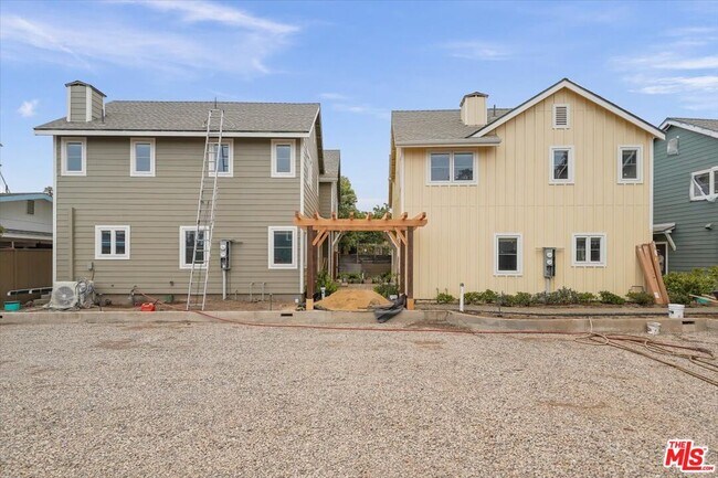 Building Photo - 1317 Punta Gorda St