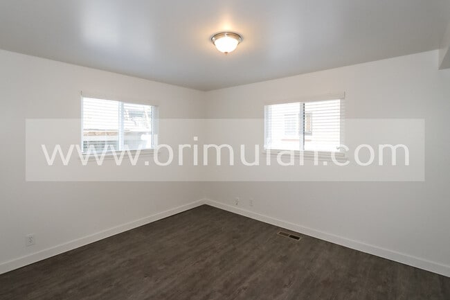 Building Photo - 5 W 300 N