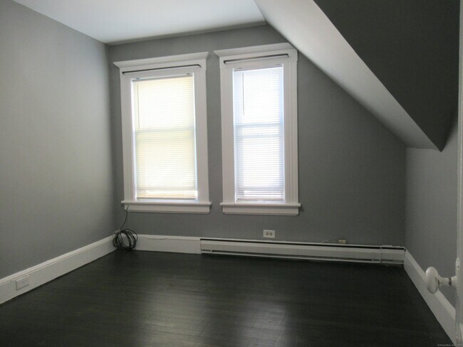 Building Photo - 330 Bradley St