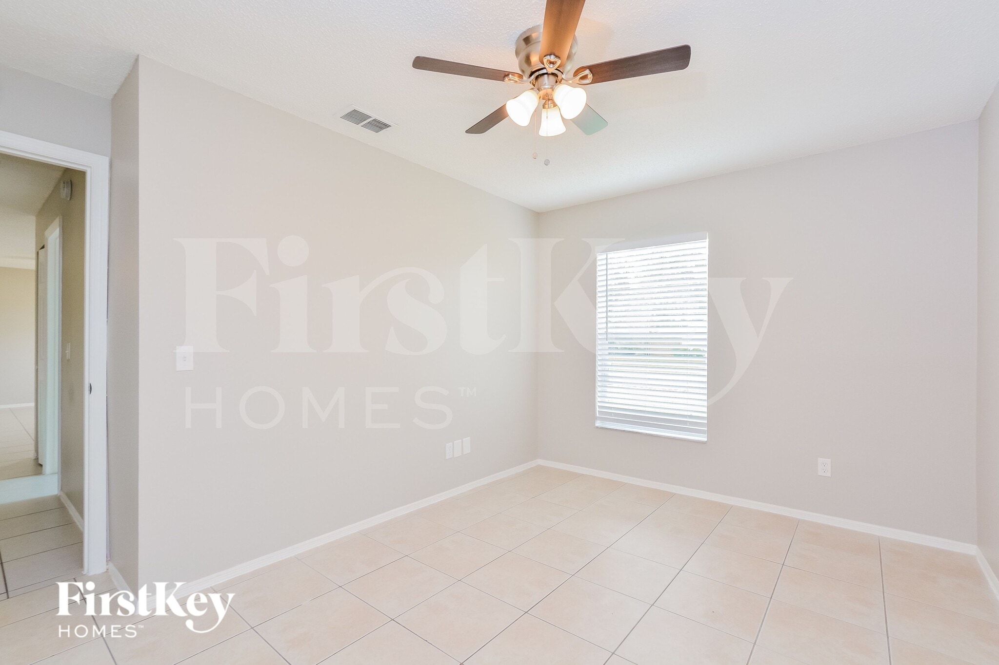 Building Photo - 2927 Arrendonda Dr