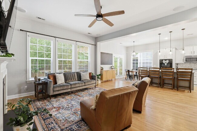 Building Photo - Welcome Home to 8626 Sagekirk Ct
