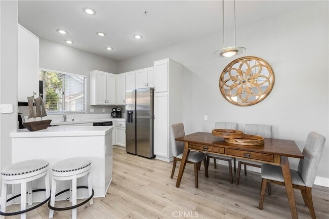 Building Photo - 181 California Ct