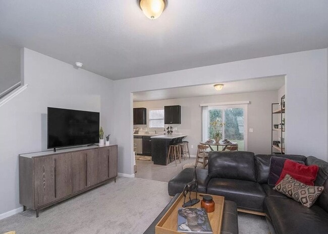 Building Photo - 4 Bedroom Available in Tiburon!