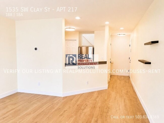 Building Photo - 1535 SW Clay St