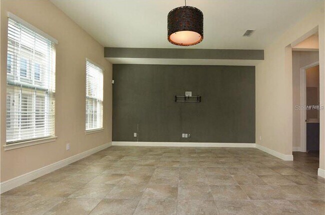 Building Photo - 590 Scotia Pl