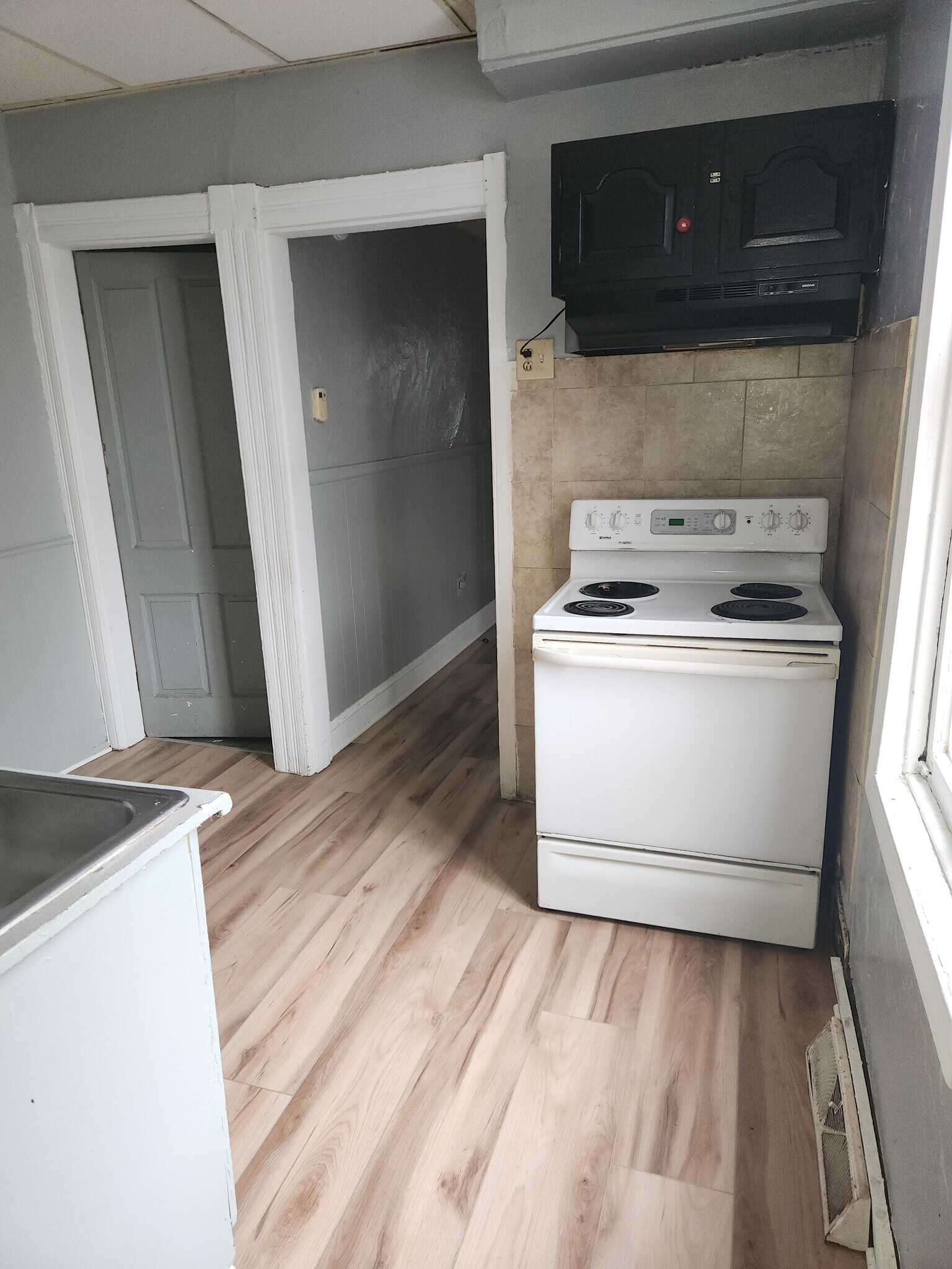 Building Photo - 228 S Pine St