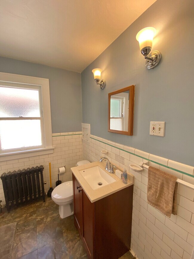 Building Photo - 988 Nela View Rd