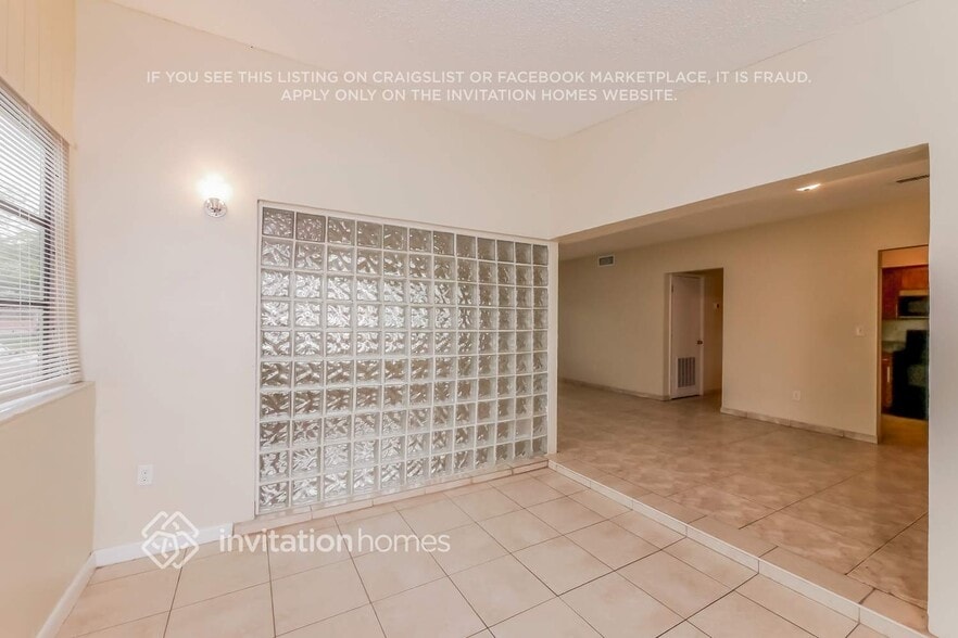 Building Photo - 510 NE 172nd St